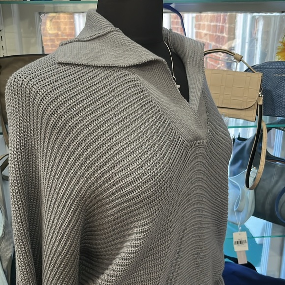 NWT  Light Gray Sweater from Cobblestone. - Picture 2 of 4